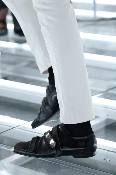 Look 27